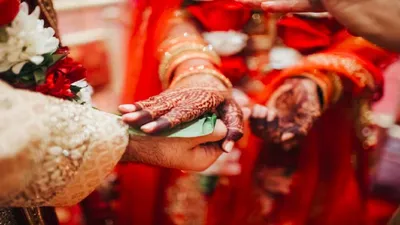hindu marriage  હિન્દુ લગ્નને કાયદેસર બનાવતી વિધિઓ જેના વિના લગ્ન પૂર્ણ ગણાય નહીં 
