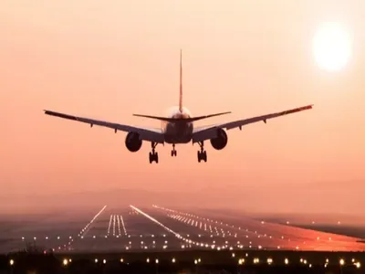 airlines service down   હવાઈ મુસાફરોની મુશ્કેલીઓ વધી  એરલાઈન્સ સેવા ઠપ્પ